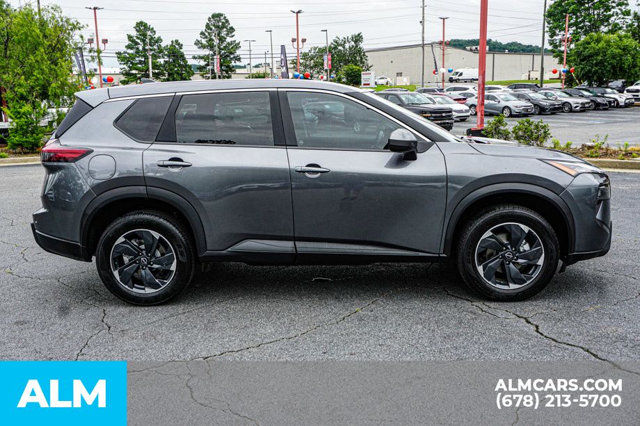 Used 2025 Gray Nissan SV image 8