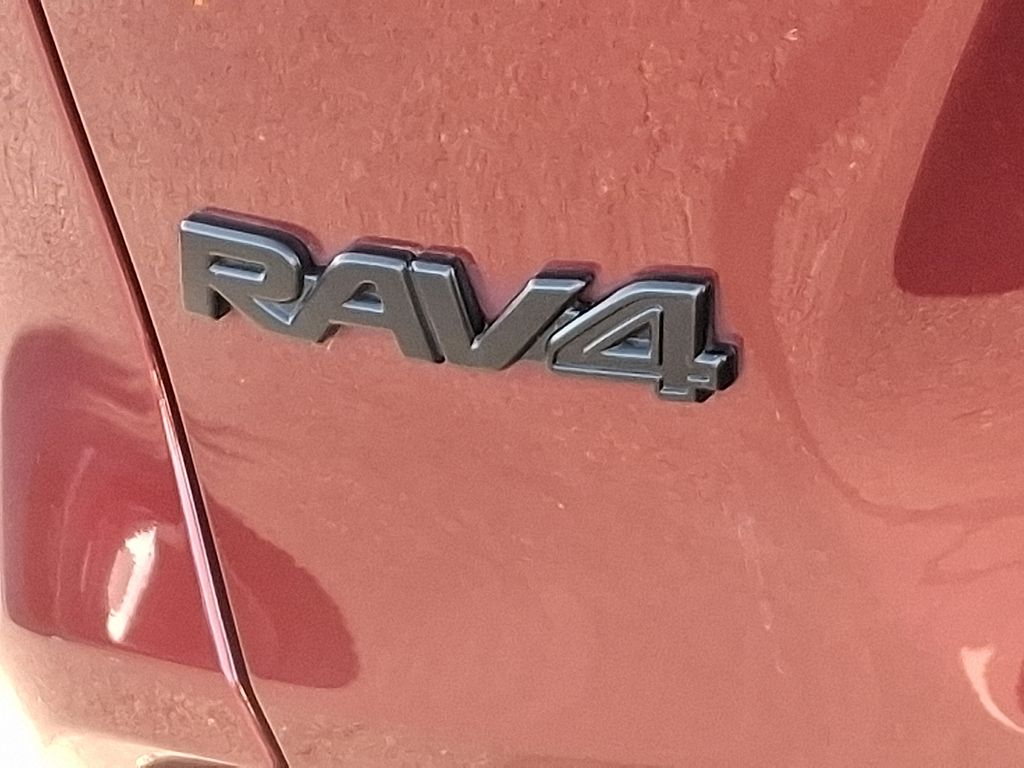 Thumbnail: 2020 Toyota RAV4 - 32