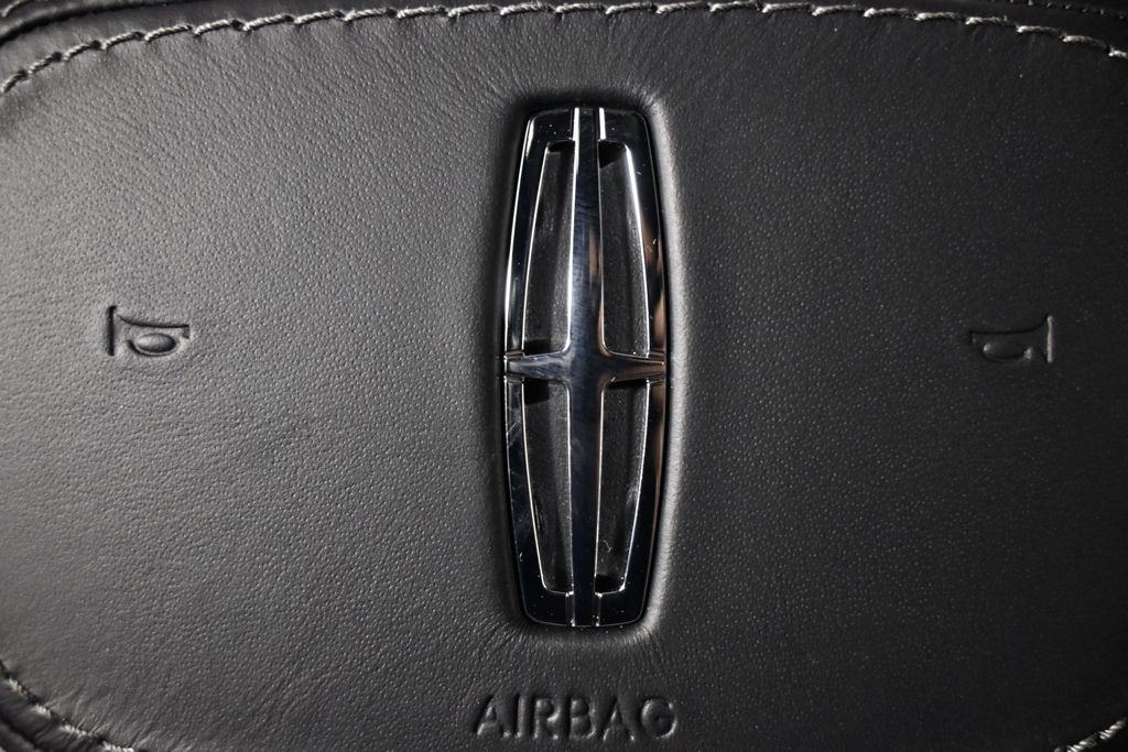 New 2026 Black Lincoln Reserve image 33