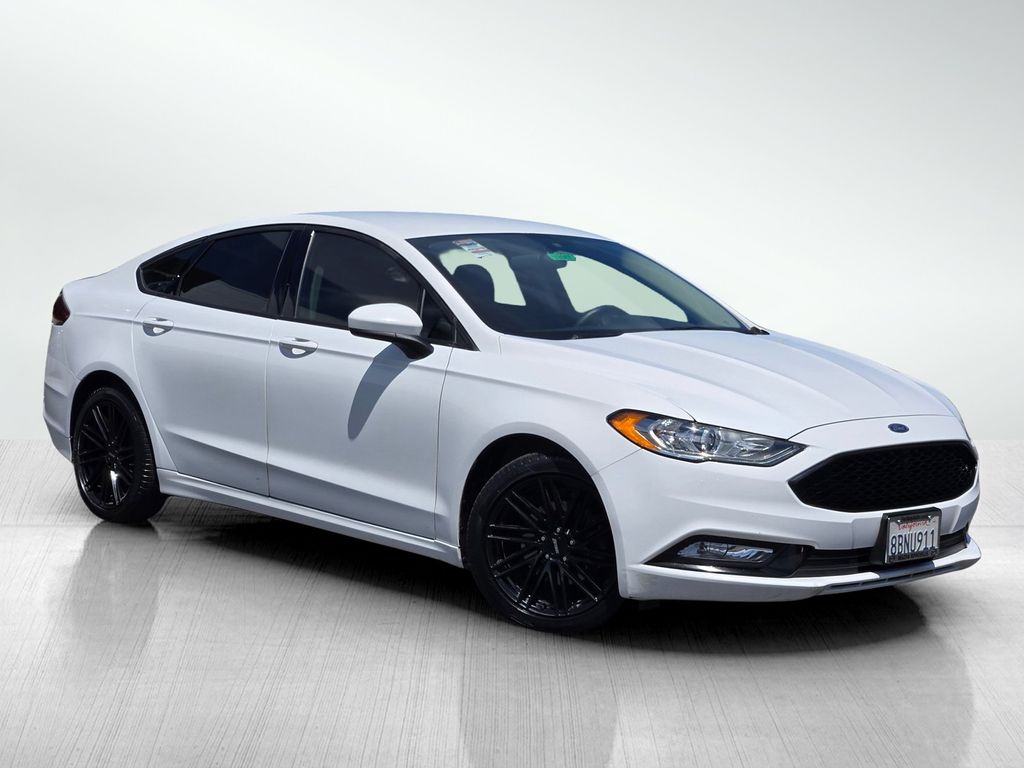 2018 Ford Fusion Blanco (Oxford White) Sedán Tracción delantera 6 velocidades Automática