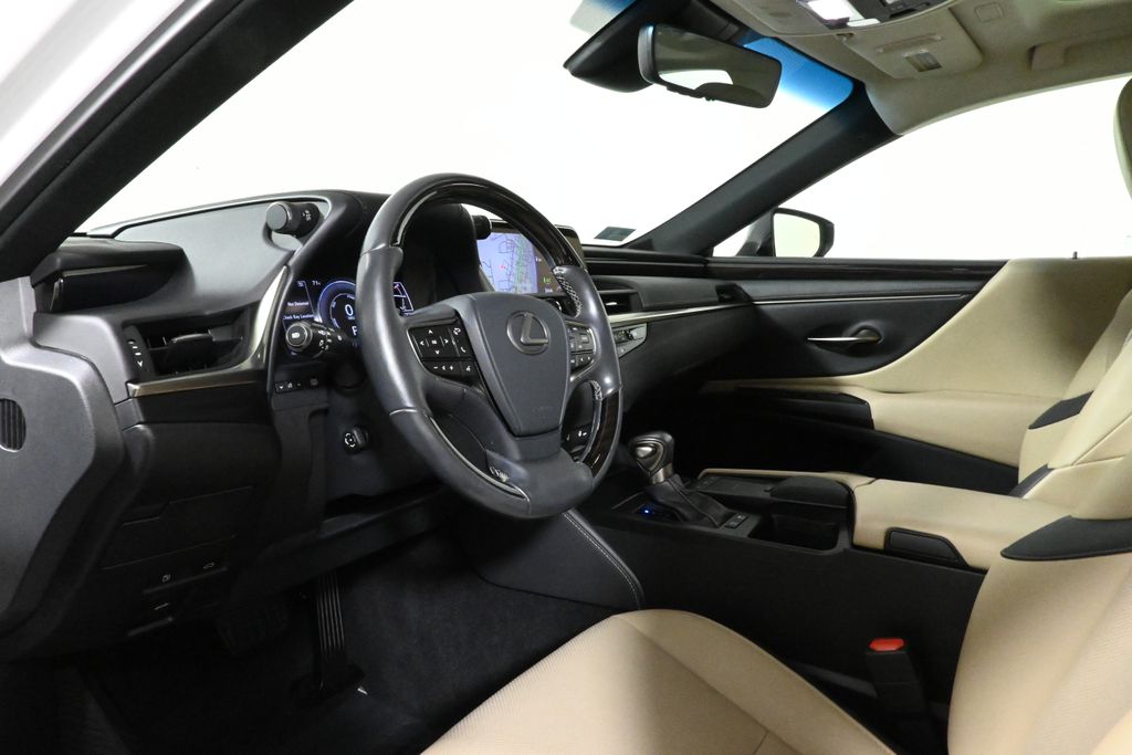 2020 Lexus ES Hybrid 300h 15