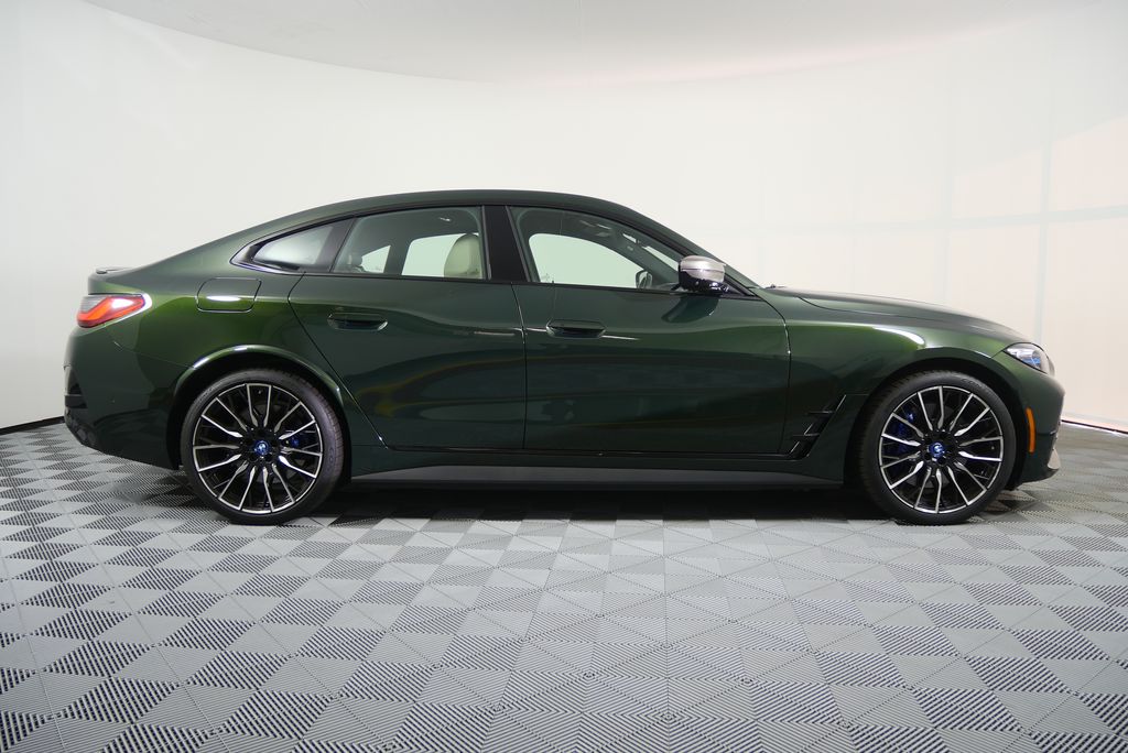 Thumbnail: 2023 BMW i4 - 2