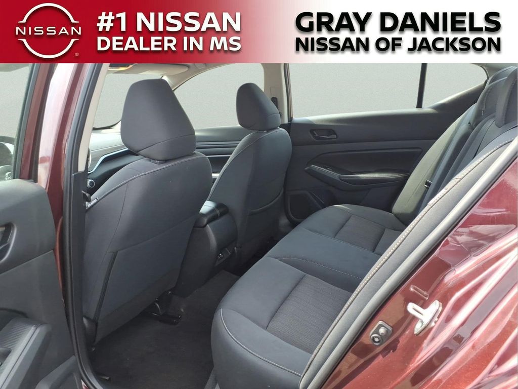 Used 2025 Nissan Altima Sedan
