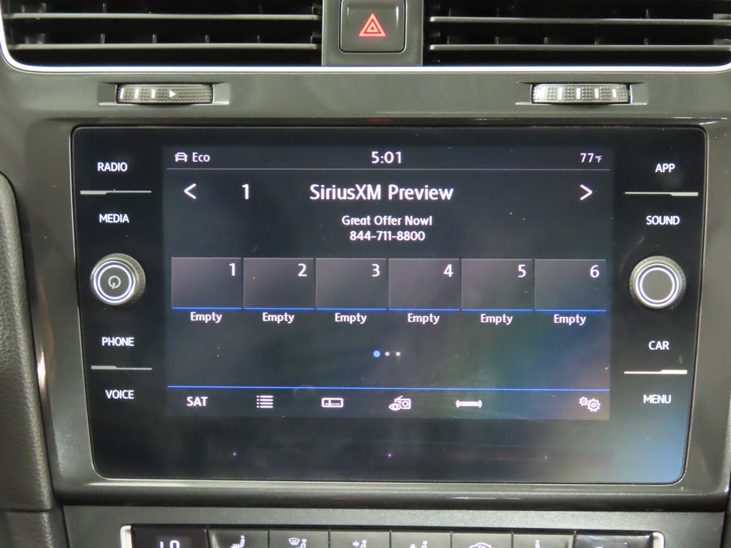 Thumbnail: 2019 Volkswagen e-Golf - 19