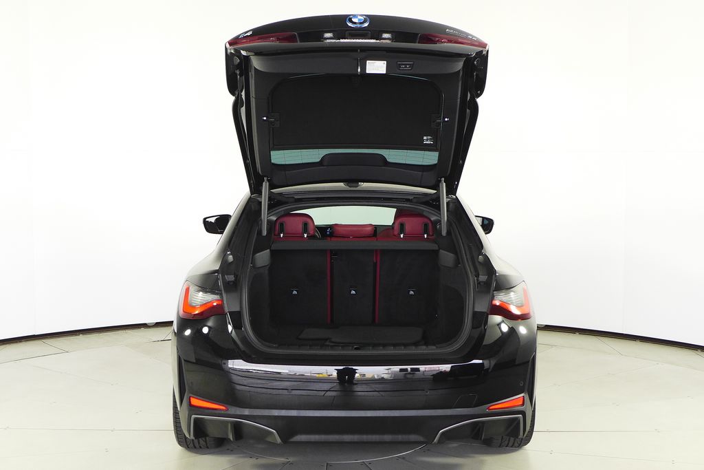 Thumbnail: 2023 BMW i4 - 10