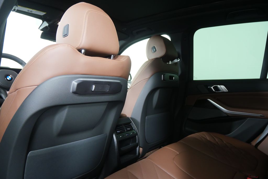 Thumbnail: 2026 BMW X5 - 15