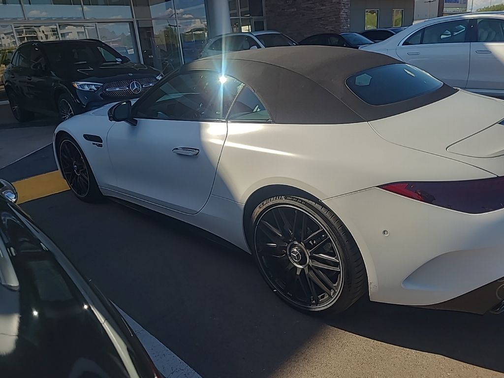 Thumbnail: 2022 Mercedes-Benz SL-Class - 3
