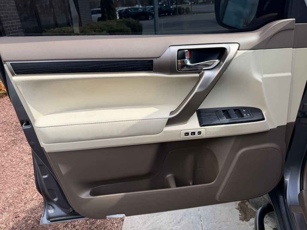 Used 2019 Gray Lexus 460 image 16