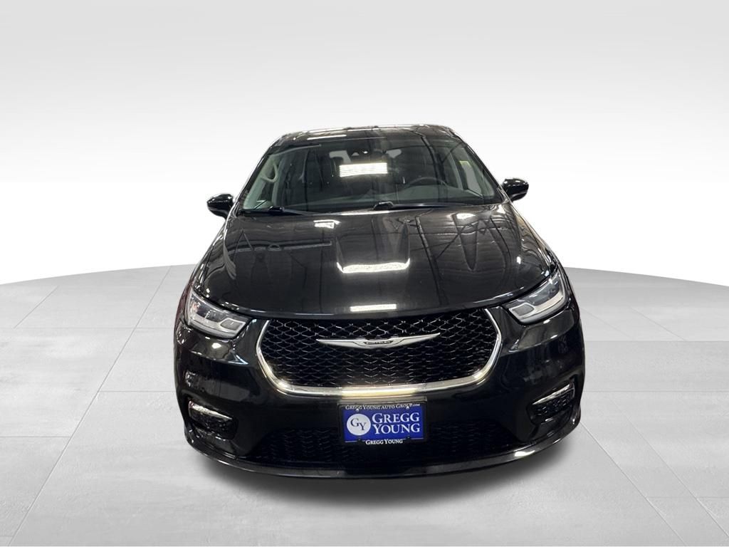 Used 2023 Chrysler Pacifica Van