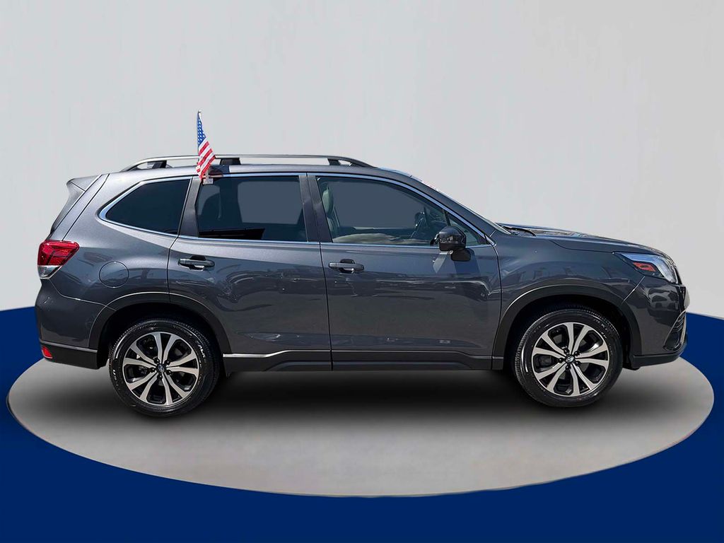 View vehicle photo 4