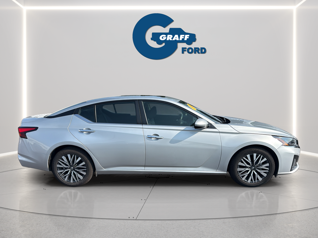 Used 2024 Nissan Altima Sedan