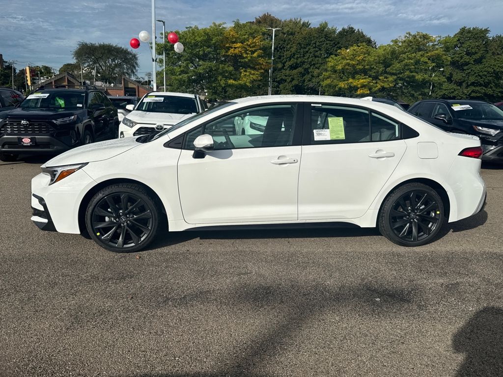 2026 Toyota Corolla SE photo 3