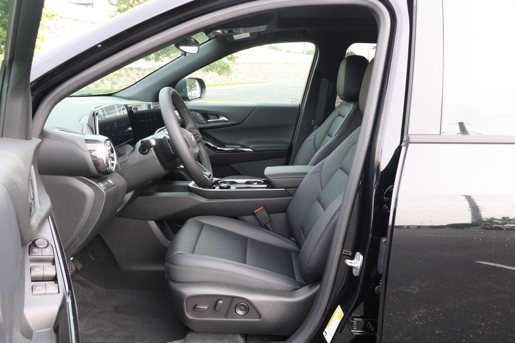 Thumbnail: 2026 Chevrolet Equinox - 14