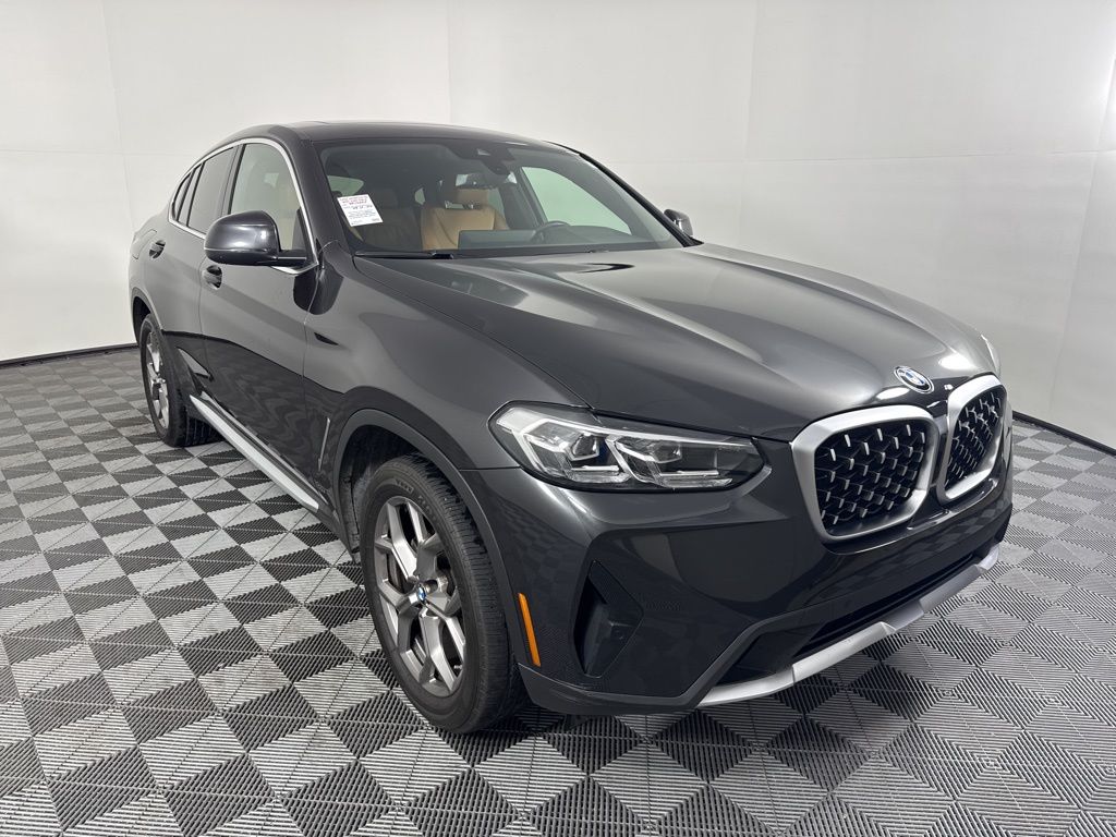 Thumbnail: 2023 BMW X4 - 3