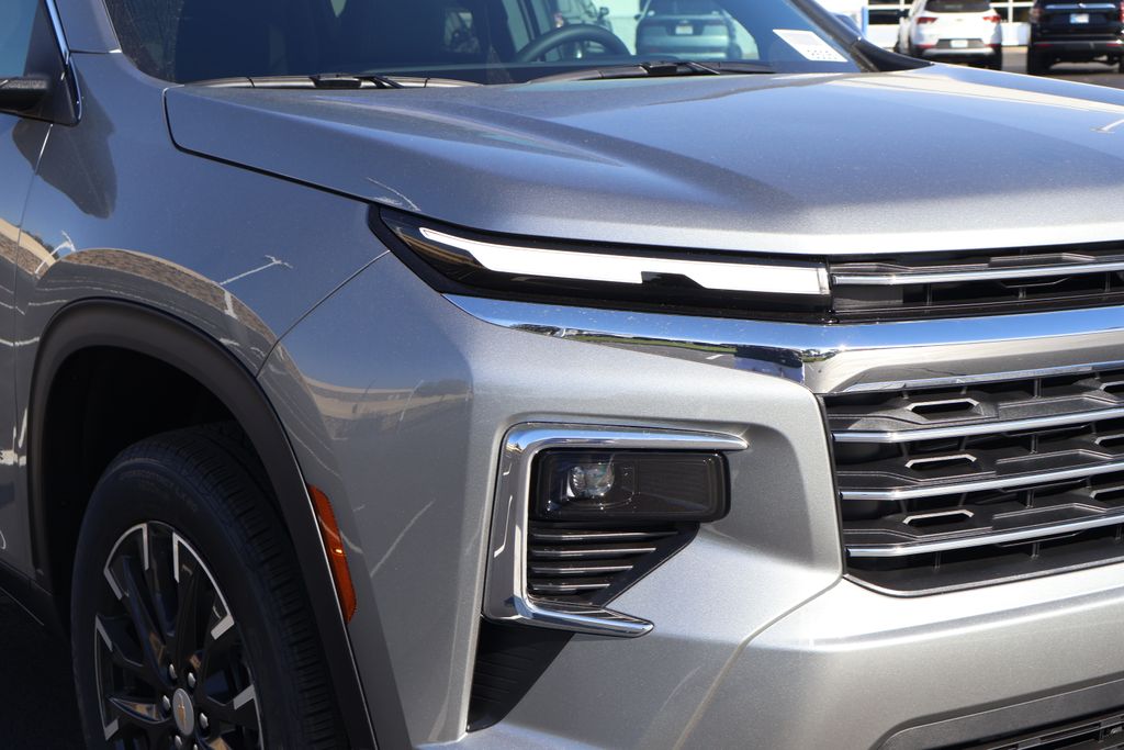 Thumbnail: 2026 Chevrolet Traverse - 3