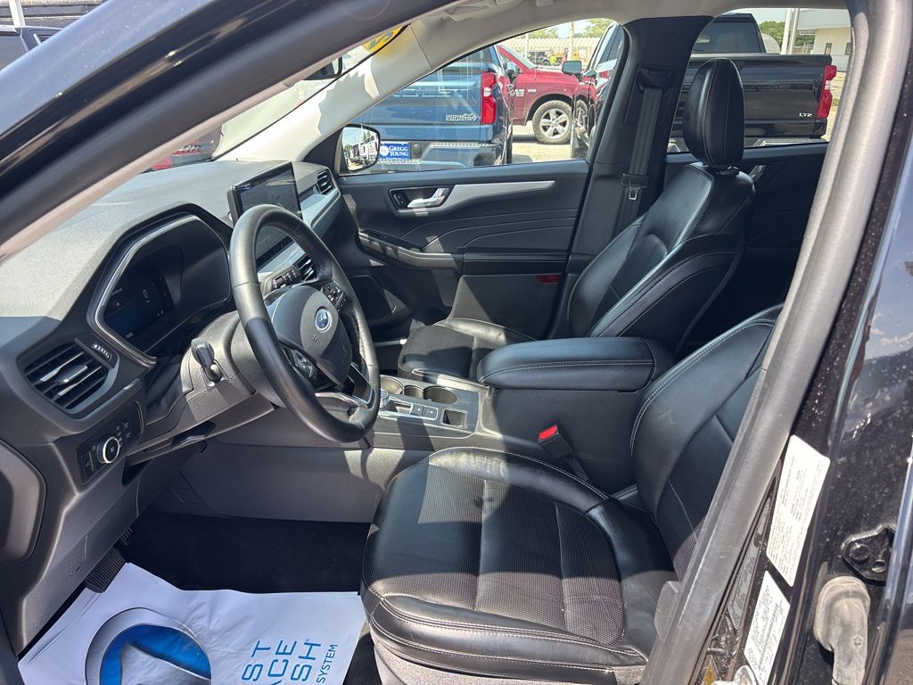 Used 2024 Ford Escape SUV