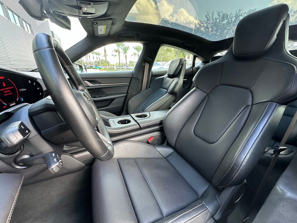 Thumbnail: 2025 Porsche Taycan - 5