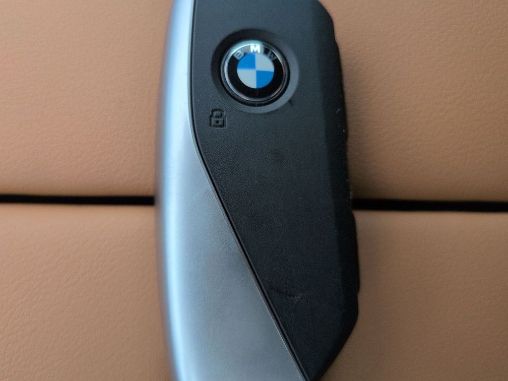 New 2026 White BMW xDrive40i image 30