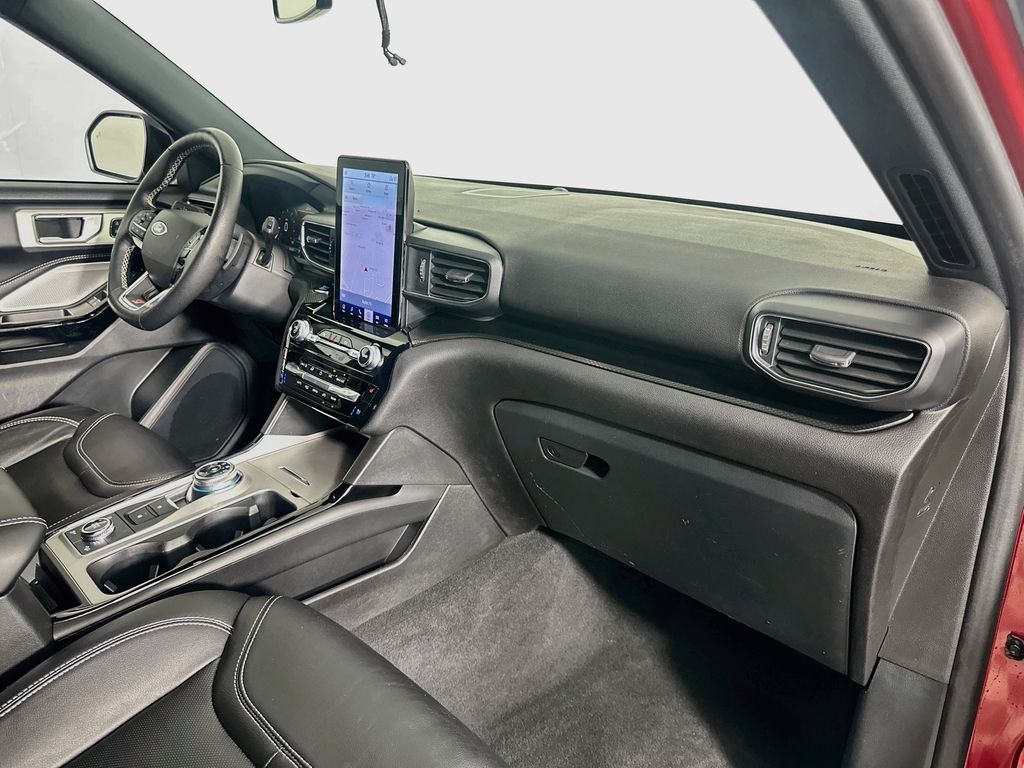 Thumbnail: 2022 Ford Explorer - 31