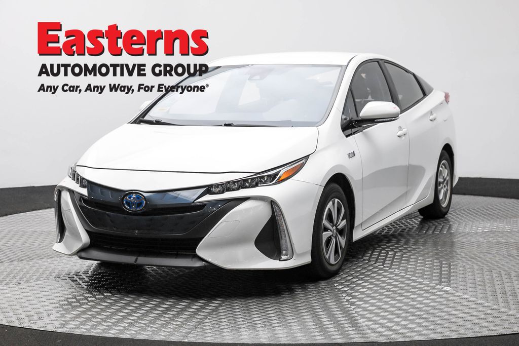 2018 Toyota Prius Prime Plus's photo