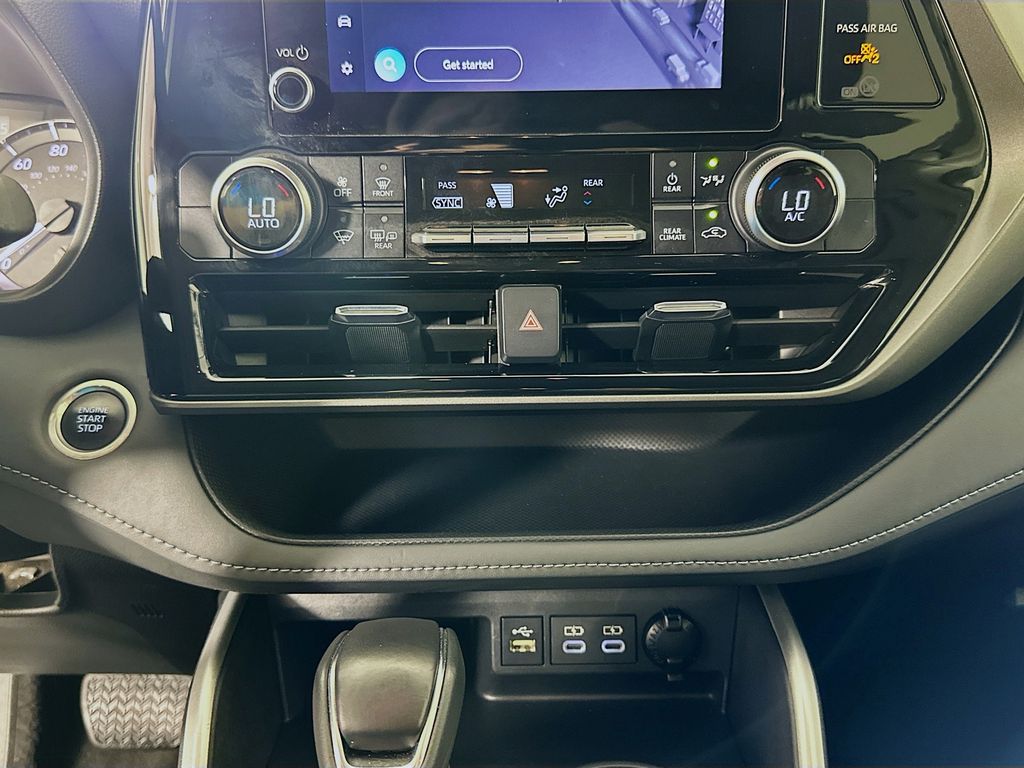 Thumbnail: 2024 Toyota Highlander - 15