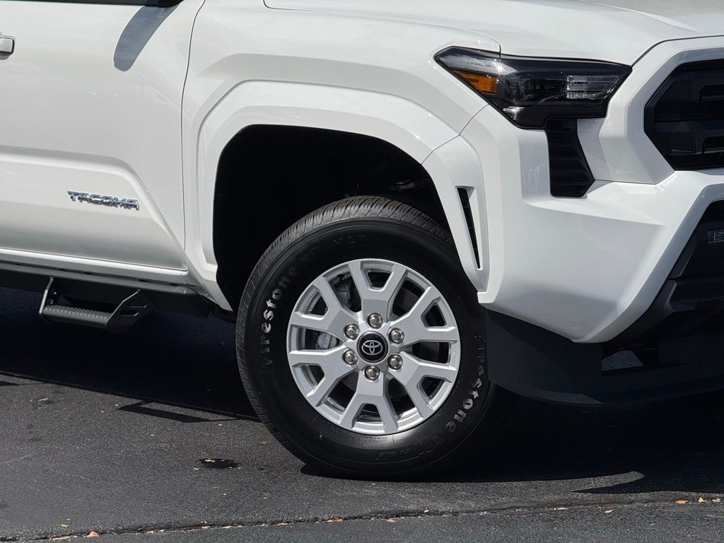 2025 Toyota Tacoma SR5 Double Cab photo 3