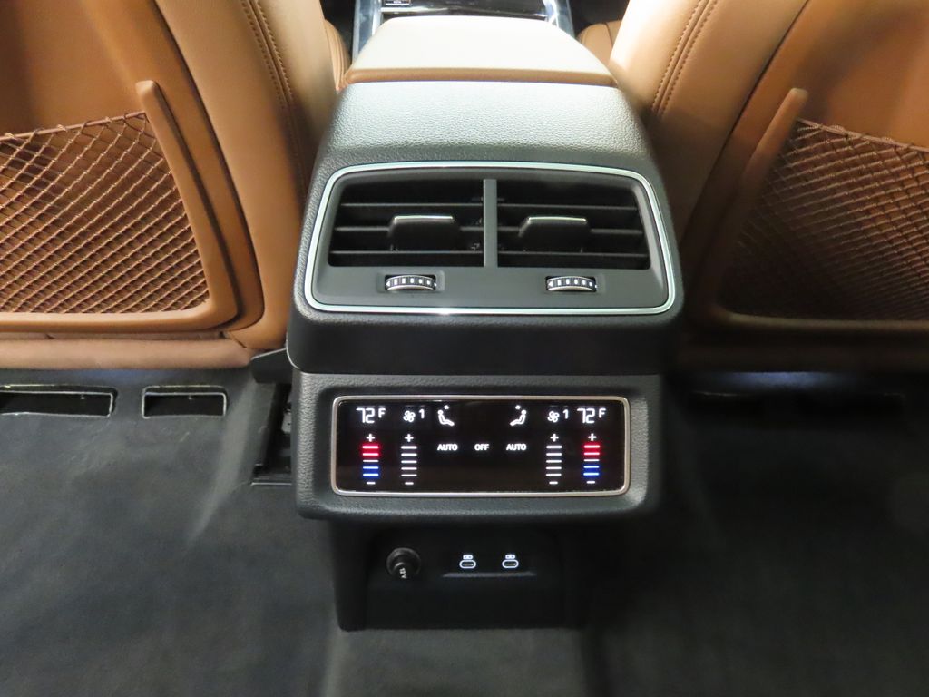 Thumbnail: 2022 Audi e-tron - 25