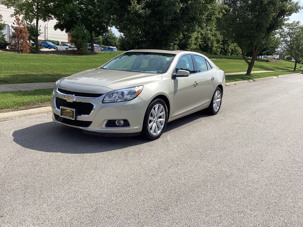 Champagne Silver Metallic 2014 Chevrolet Malibu Sedan Front-Wheel Drive 6-Speed Automatic Overdrive