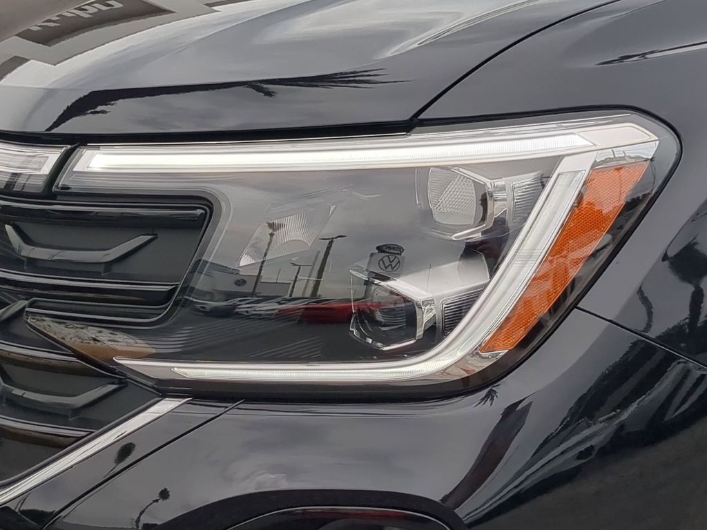 View vehicle photo 7