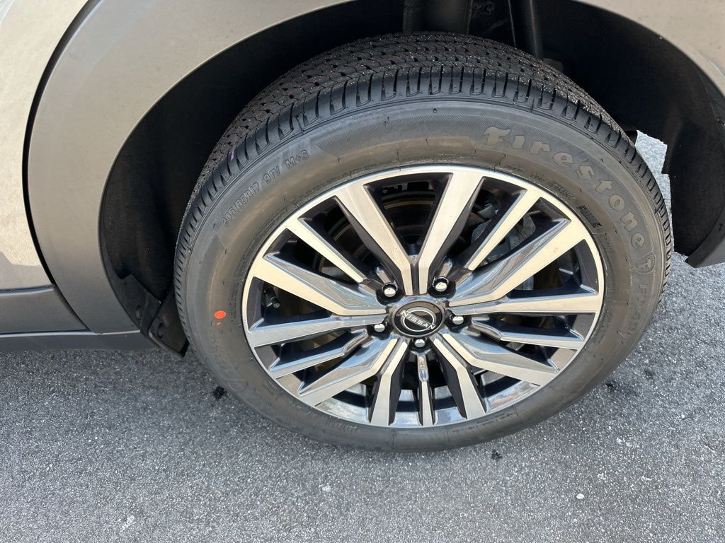 2024 Gun Metallic Nissan Kicks SV FWD SUV