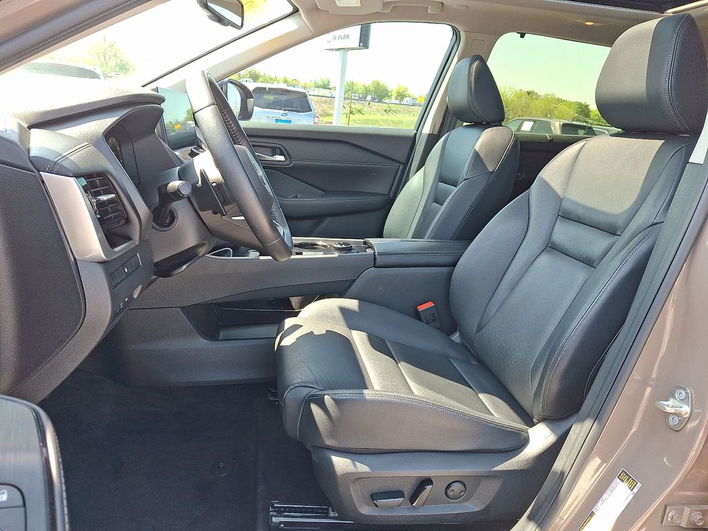 2024 Nissan Rogue — photo 15