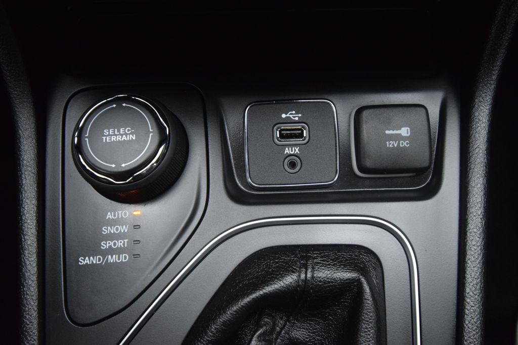 used 2019 Jeep Cherokee car, priced at $9,000