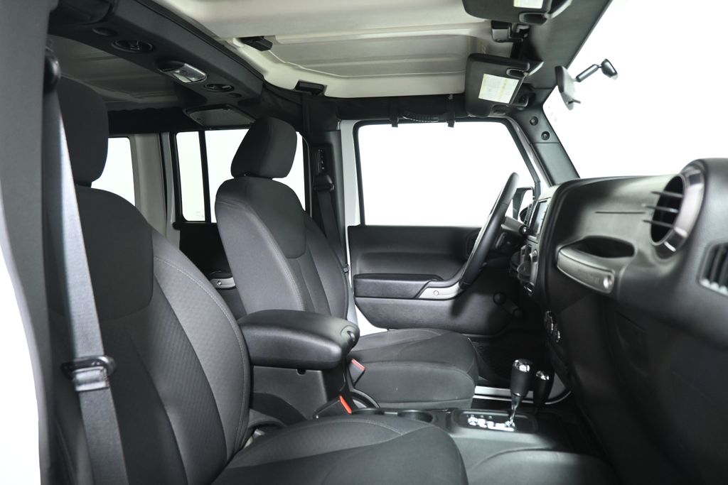 Thumbnail: 2018 Jeep Wrangler - 25