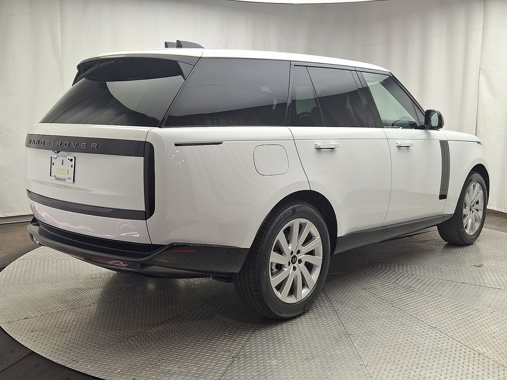 Thumbnail: 2027 Land Rover Range Rover - 3