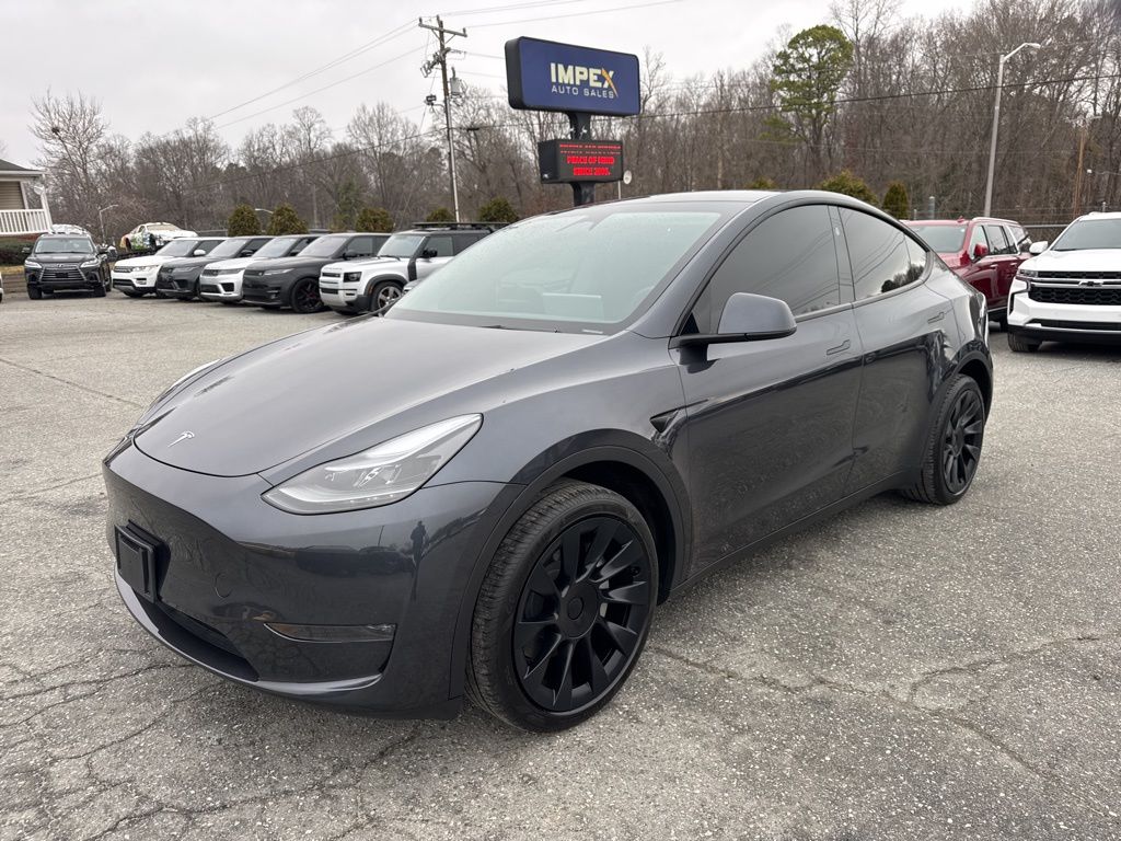 2024 Tesla Model Y Long Range's photo