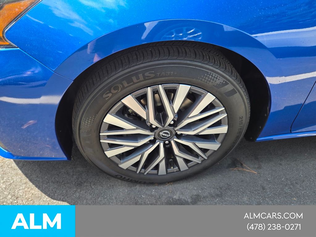 Used 2025 Blue Nissan 2.5 SV image 29