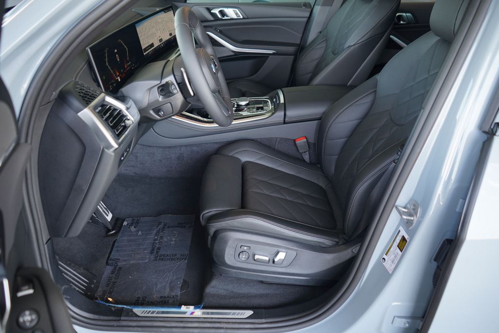 Thumbnail: 2026 BMW X5 - 10
