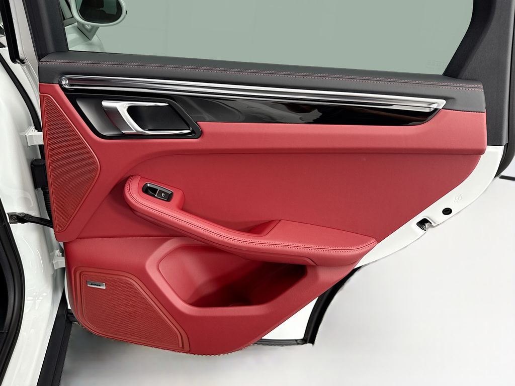 Thumbnail: 2026 Porsche Macan - 28