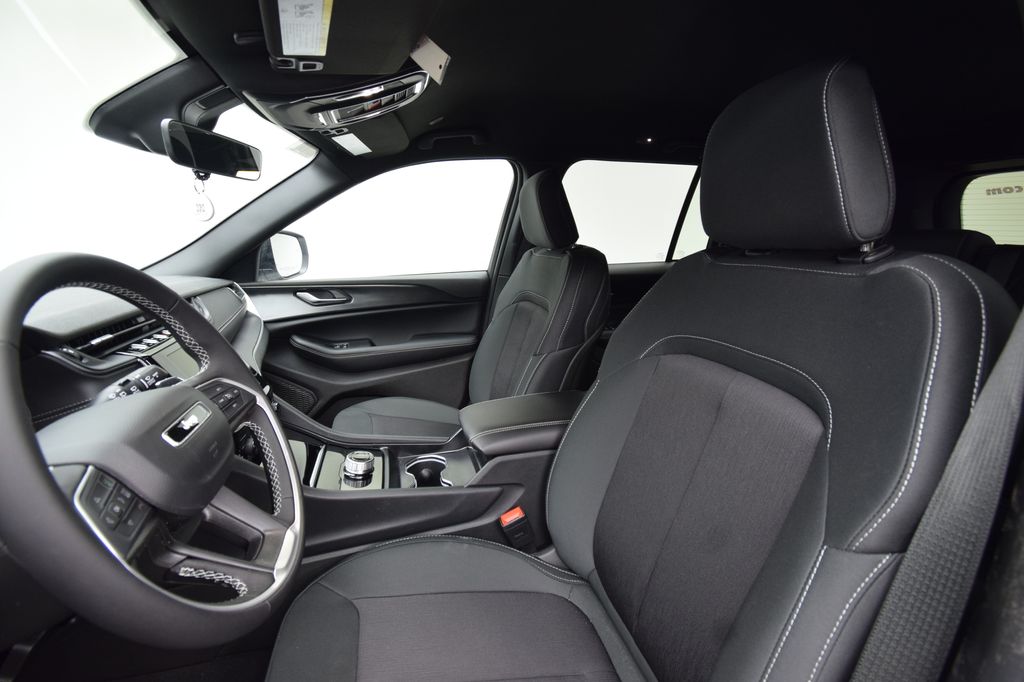 new 2026 Jeep Grand Cherokee car, priced at $38,631