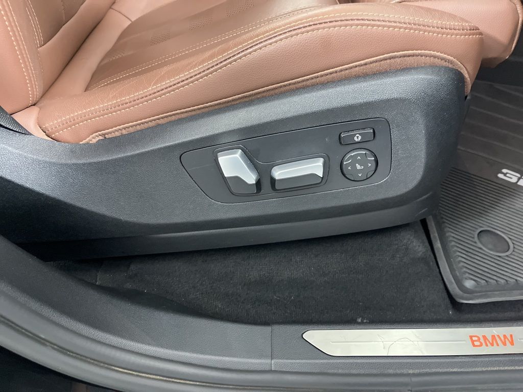 Thumbnail: 2022 BMW X7 - 8