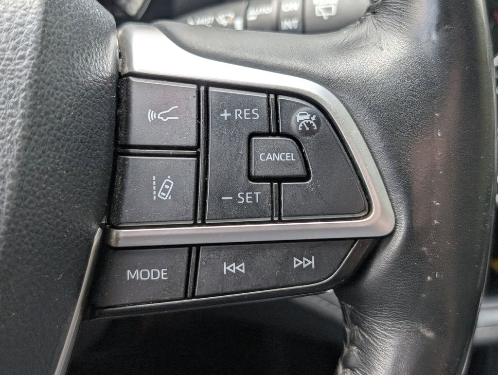 Used 2023 Toyota Highlander SUV
