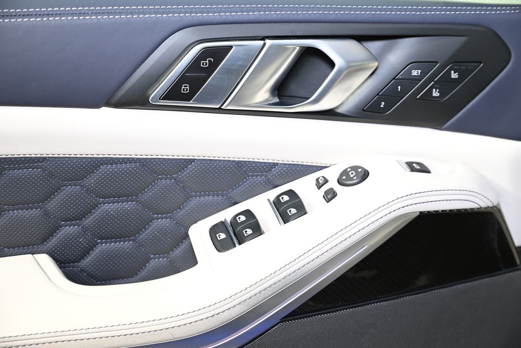 2022 BMW X5 M 22