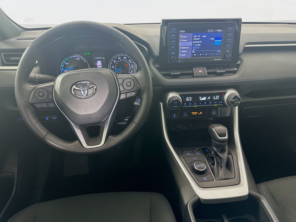 Thumbnail: 2022 Toyota RAV4 - 22