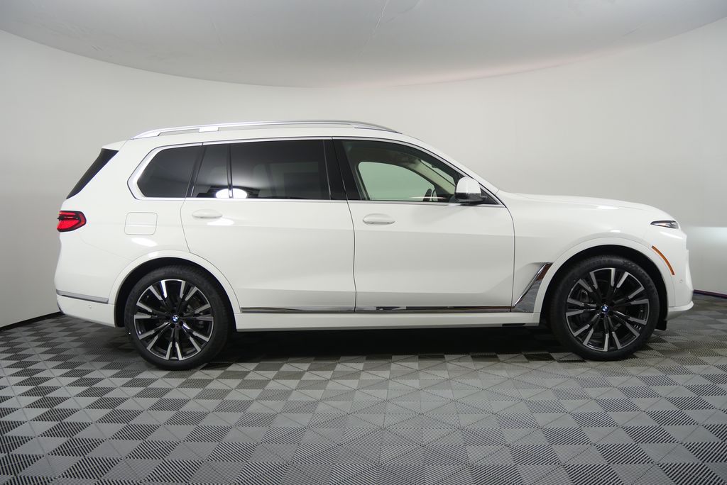 Thumbnail: 2026 BMW X7 - 2