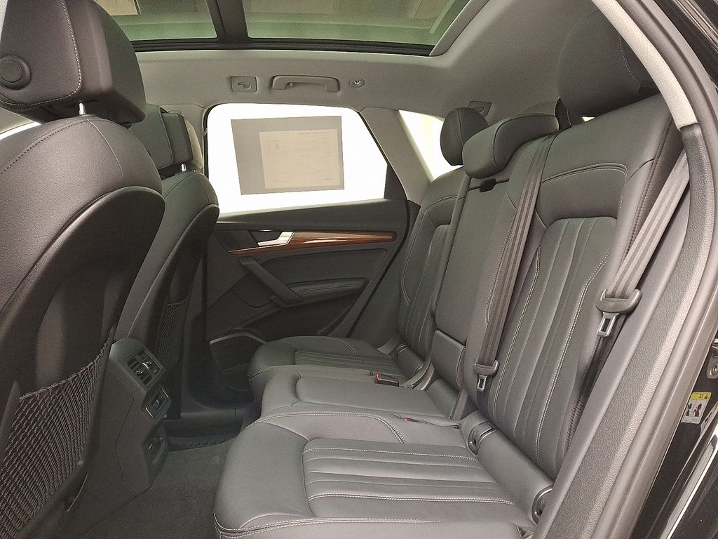 Thumbnail: 2023 Audi Q5 - 10