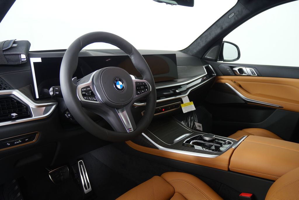 Thumbnail: 2026 BMW X7 - 13