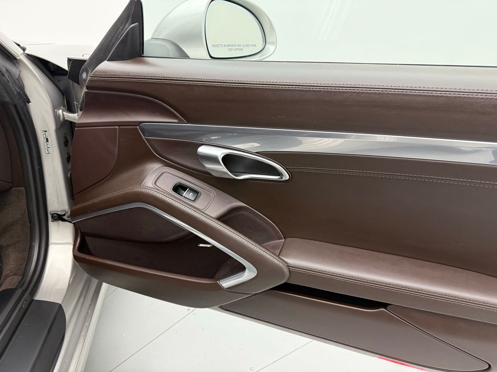 2013 Porsche 911 Carrera S 23