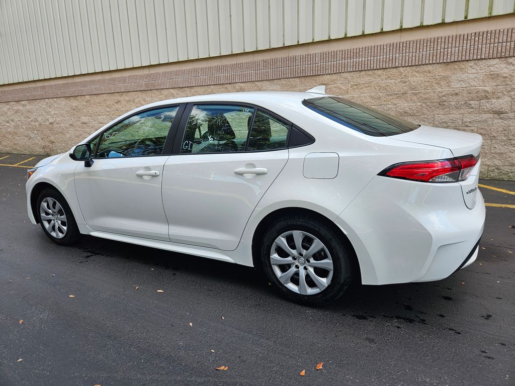 2022 Toyota Corolla LE 3