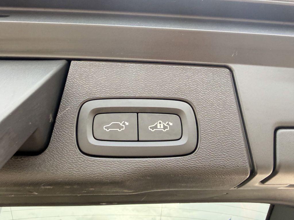 Certified Used 2024 Gray Metallic Volvo B5 Core image 29