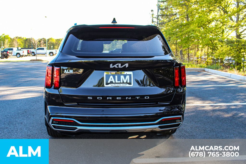 Used 2022 Black Kia SX image 9